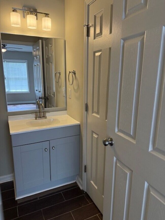 Building Photo - Available Now! MUST SEE!