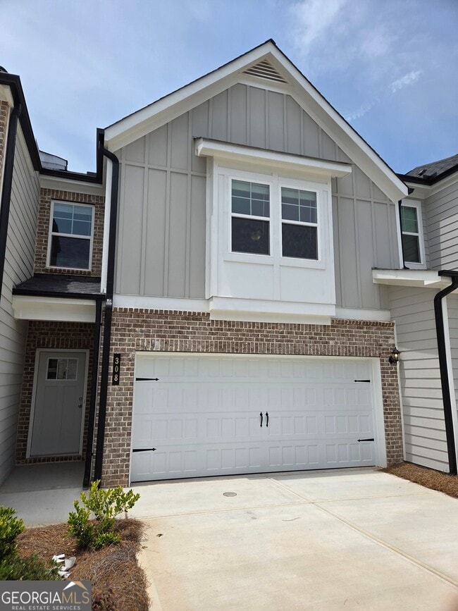 Primary Photo - 308 Shine Dr