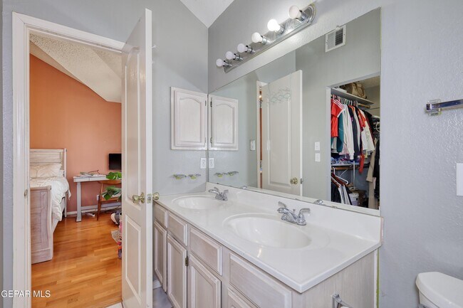 Building Photo - 7449 Plaza Taurina Dr