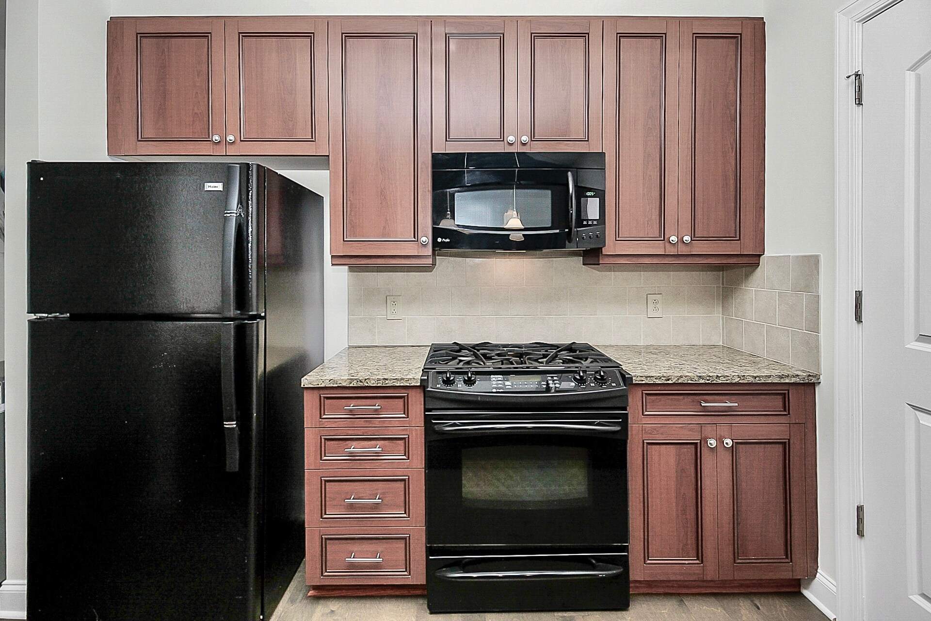 Building Photo - 701 Royal Ct