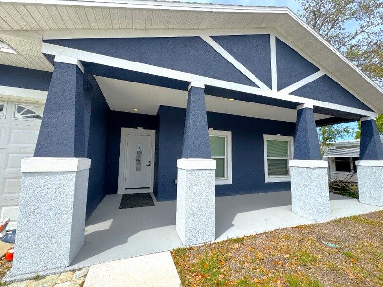 Building Photo - 302 Archimedes St
