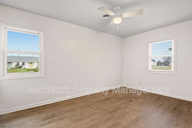 Building Photo - 3027 Terry Dr