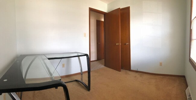 Building Photo - 4-Bed 2-Bath House in Cedar Falls