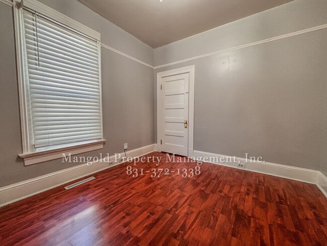 Building Photo - $500 Move-In Special- Beautiful three-bedr...