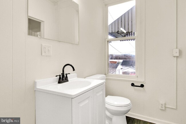 Building Photo - 3 Bedroom North Steelton