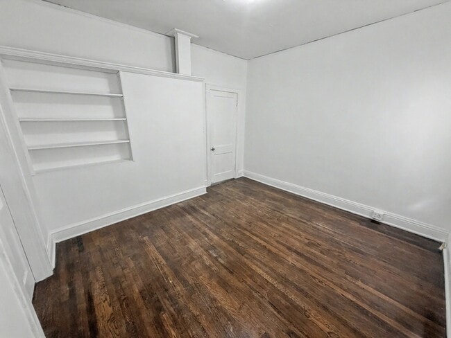 Building Photo - 340 N McLean Blvd