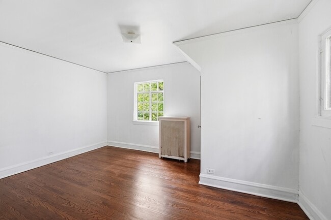 Building Photo - 3107 Dato Ave