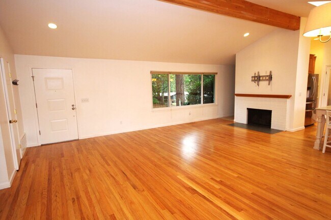 Building Photo - Beautifully Renovated Home in the Heart of Normandy Park