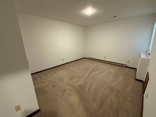 Building Photo - 421-421 N Shiloh Ave