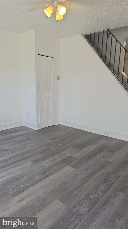 Building Photo - 485 Potterton Heights