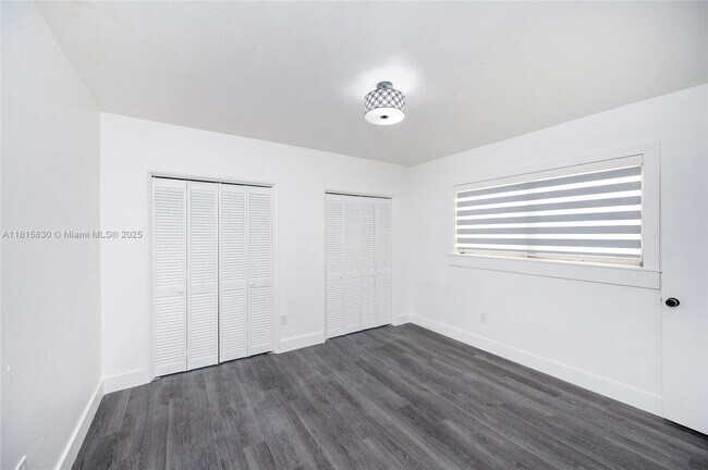 Building Photo - 1704 S Le Jeune Rd