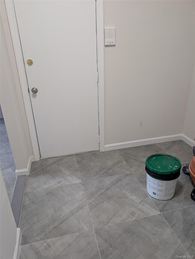 Building Photo - 1902 Kings Hwy