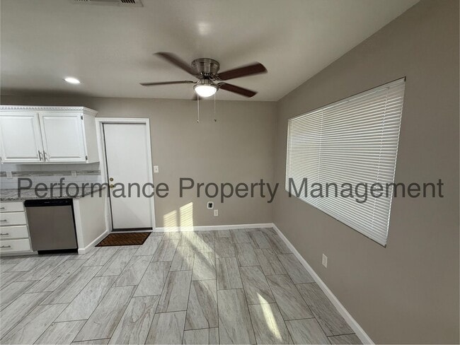 Building Photo - Charming 3 Bed/1 Bath Home w/ RBP & Securi...