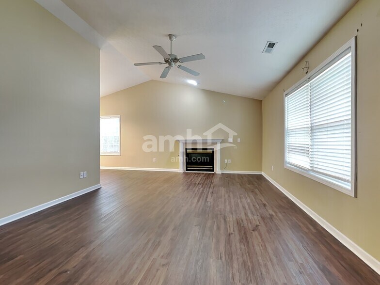 Building Photo - 209 Jay Rd