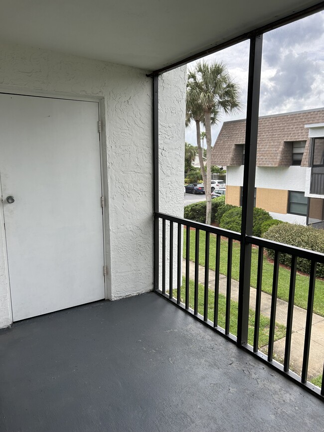 Screened porch - 2700 N Highway A1A