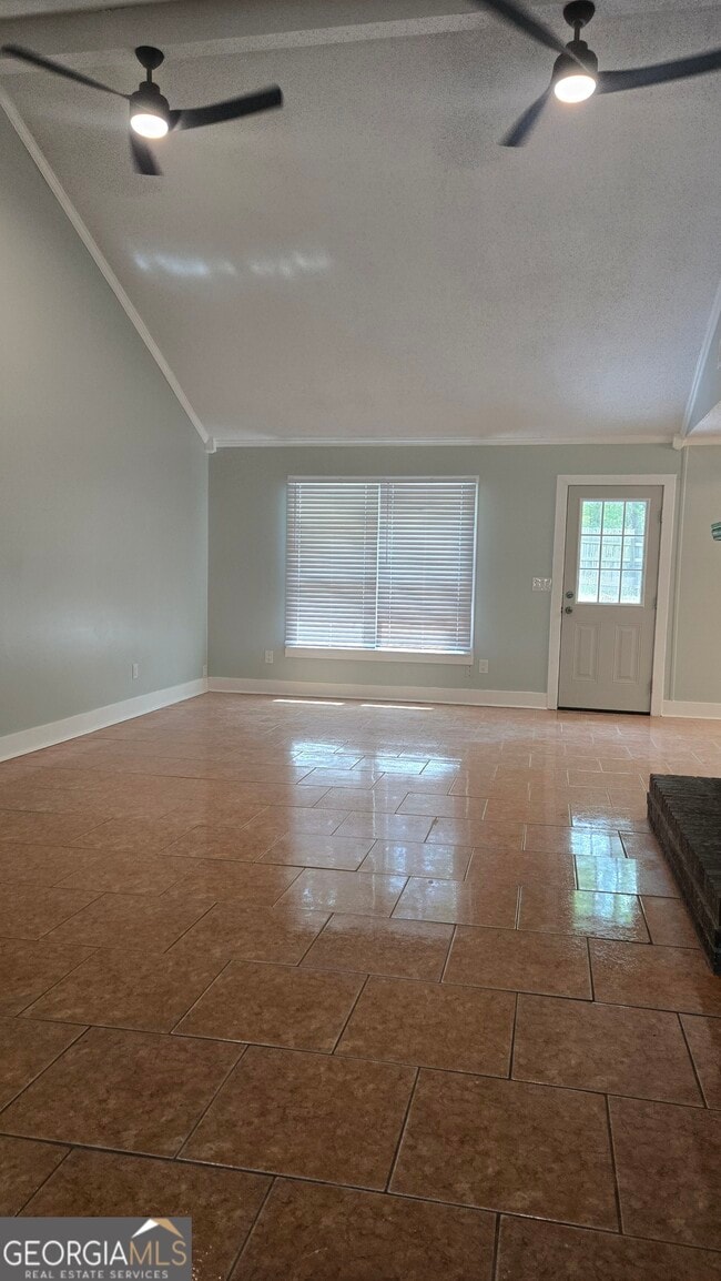 Building Photo - 391 Hidden Valley Dr SE