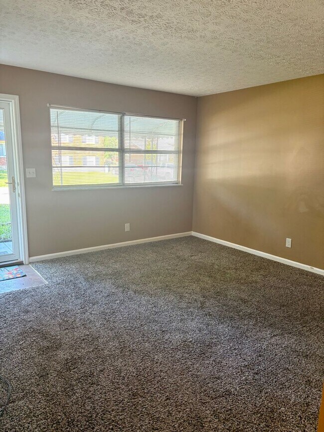 Building Photo - 3 bedroom home for rent