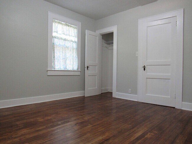 Building Photo - 1401 Brown Ave