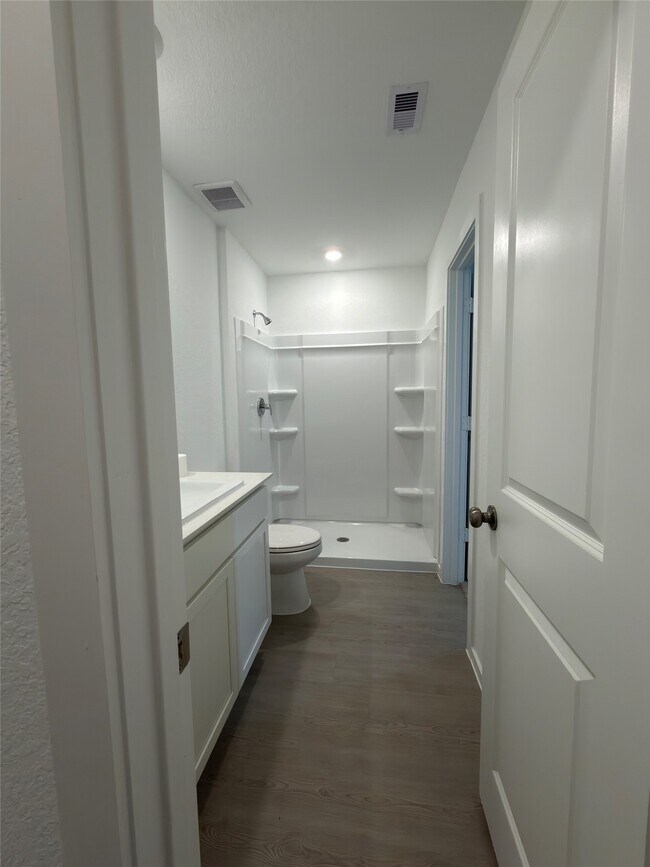 Building Photo - 1515 Golden Iris Dr