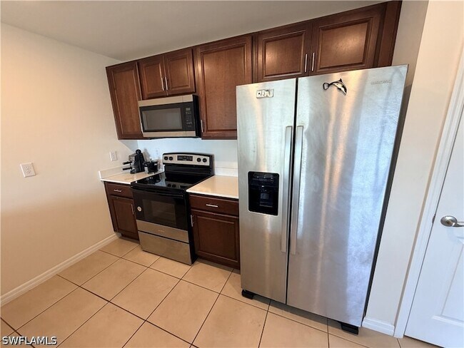 Building Photo - 513 Ella Jean Pl