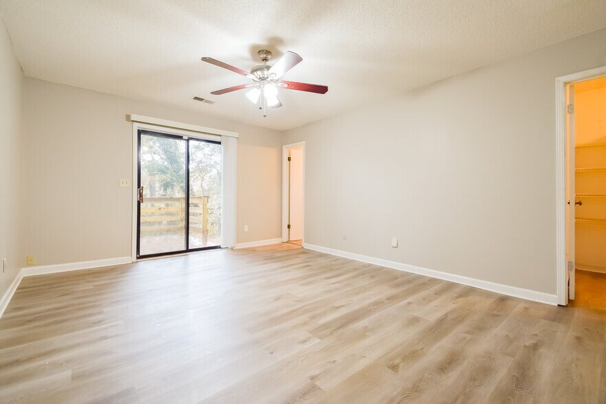 Building Photo - 4902 N Redan Cir