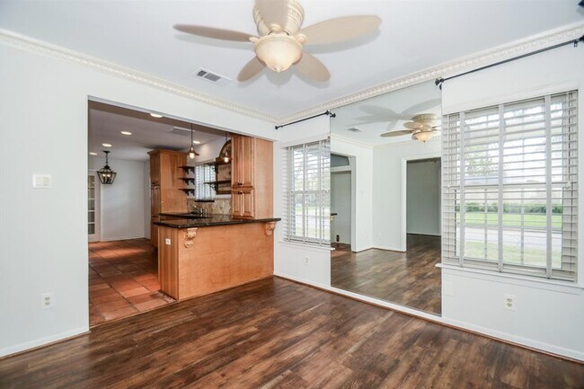 Building Photo - 13814 Lynnwood Ln