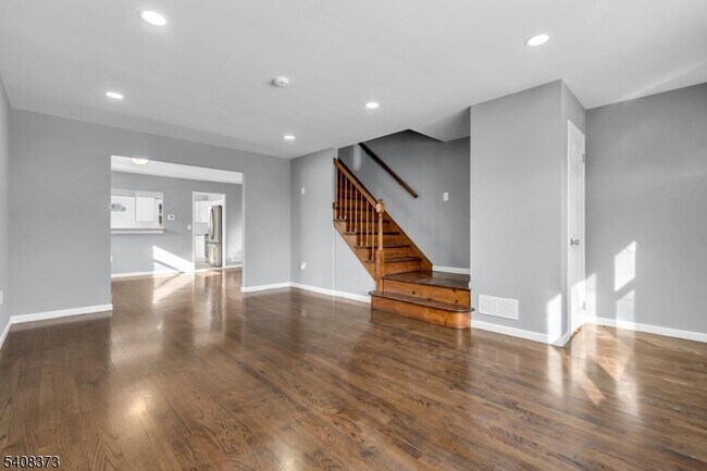 Building Photo - 415 Highland Pl