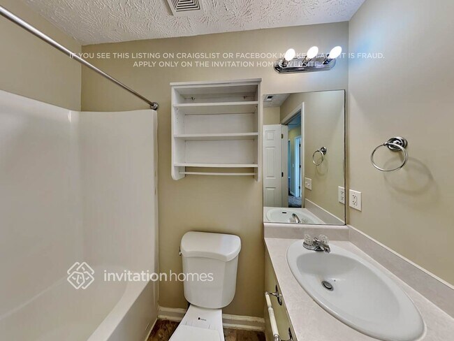 Building Photo - 3305 Catalina Dr