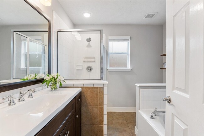 Building Photo - 5830 Whitwell Dr