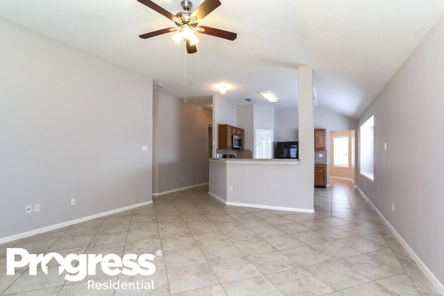 Building Photo - 2447 Halstead Dr