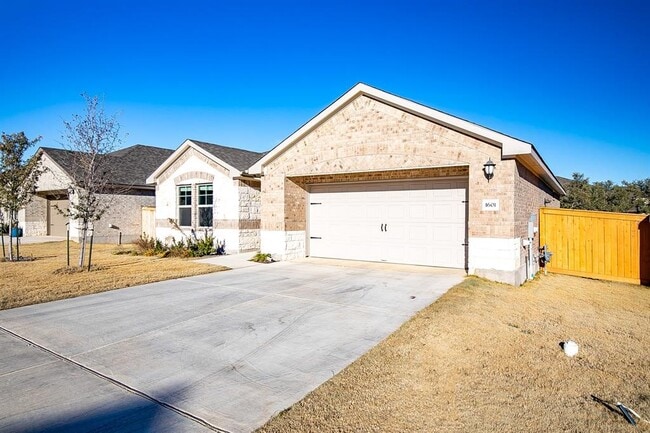 Building Photo - 1601 Longhorn Ranch Dr