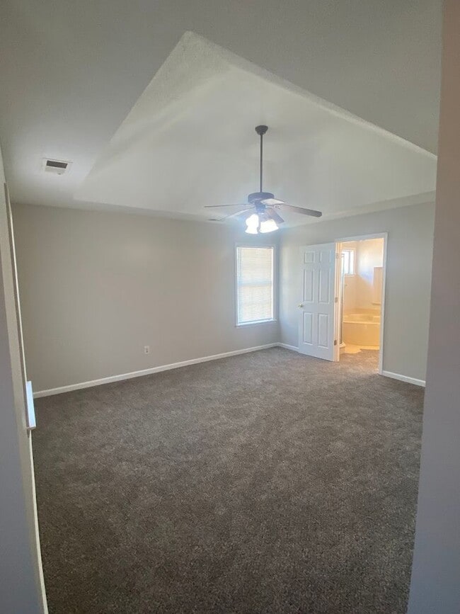 Building Photo - Spacious 3-Bedroom Home in Cordova-Stylish & Comfortable Living!