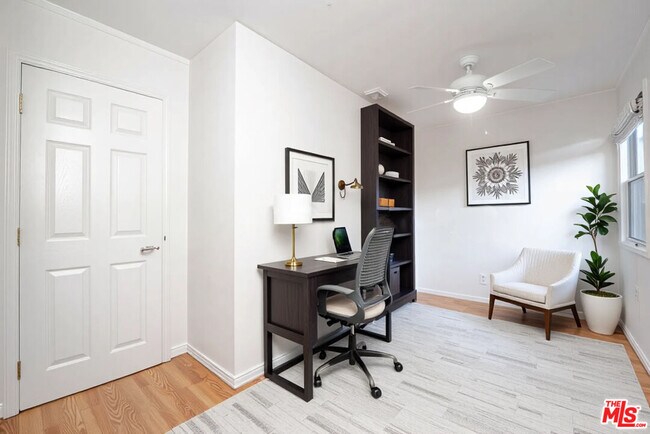 Building Photo - 5353 Don Pio Dr
