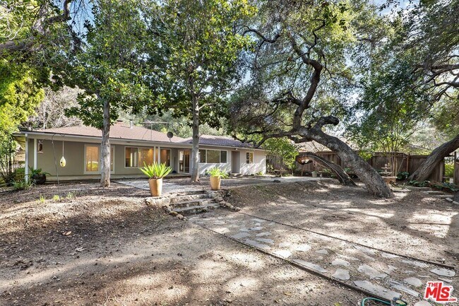 Building Photo - 15543 Del Gado Dr