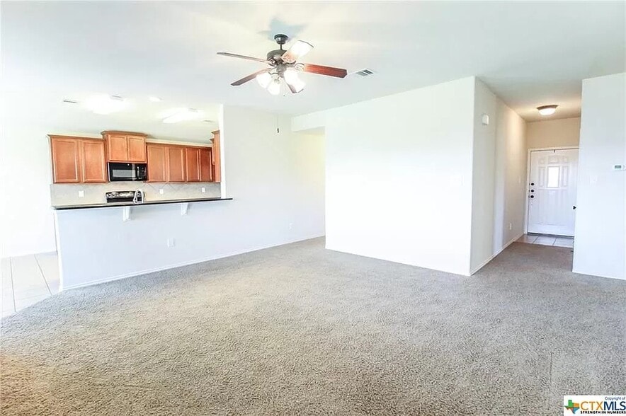 Building Photo - 1023 Sugar Brook Dr