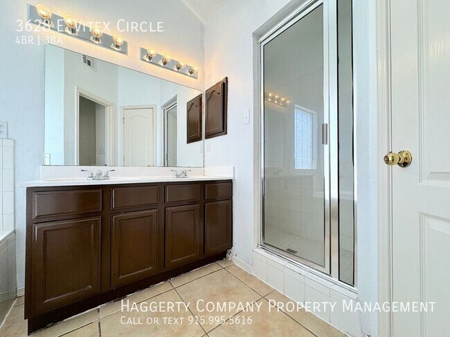 Building Photo - 3628 E Vitex Cir