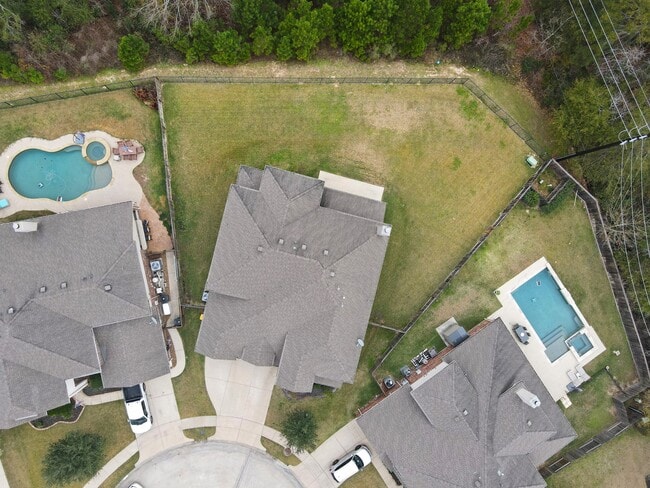 Building Photo - 24542 Grayson Falls Ln