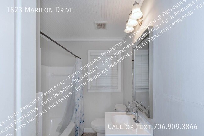 Building Photo - 1823 Marilon Dr