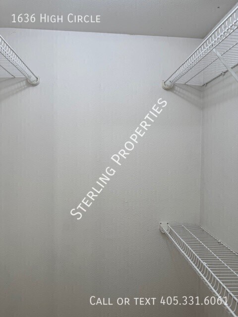 Building Photo - 1636 High Cir