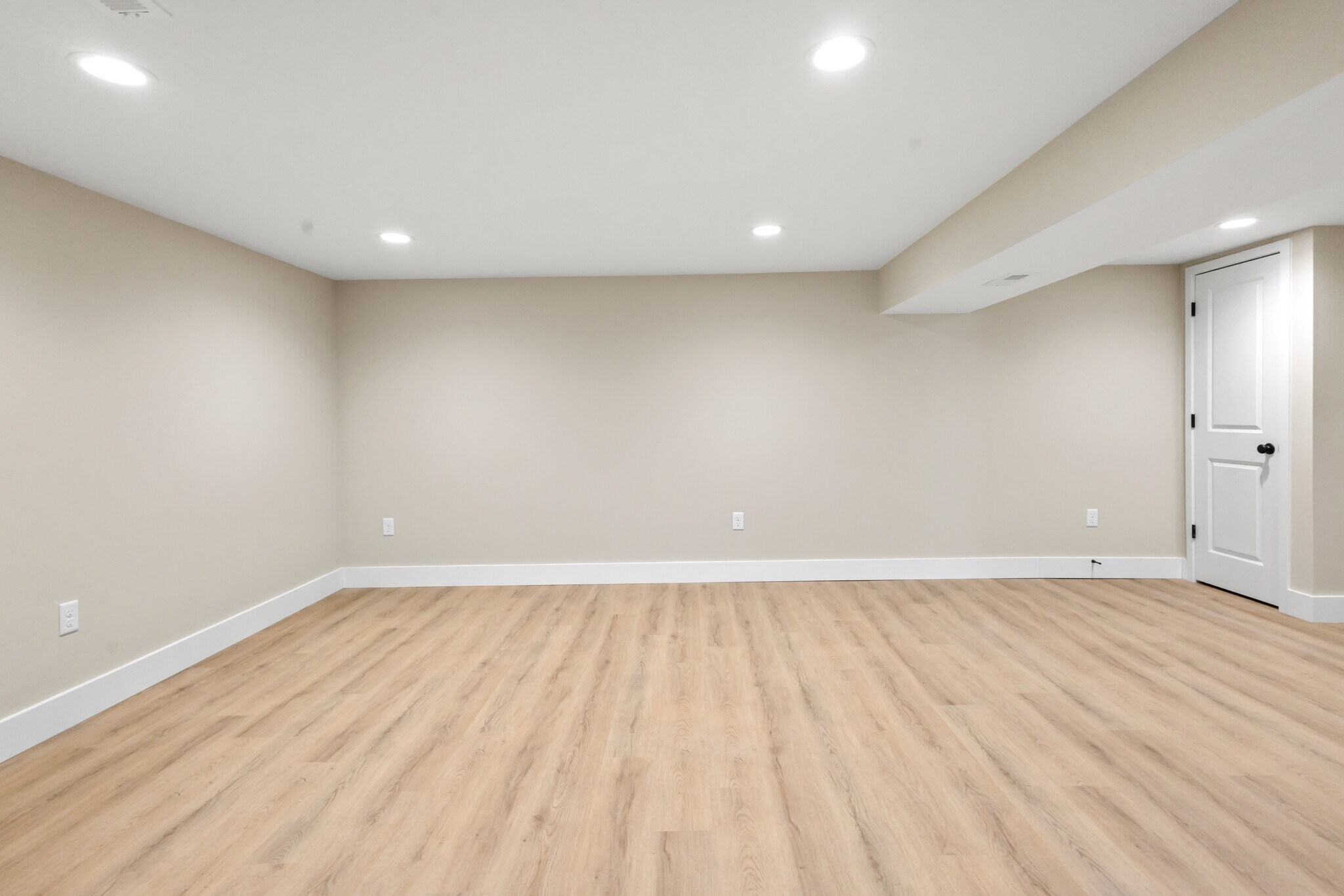Building Photo - 2628 Linden Pl