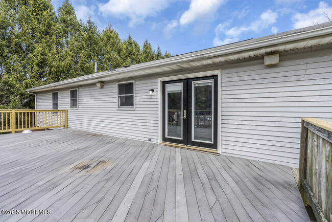 Building Photo - 568 E Veterans Hwy