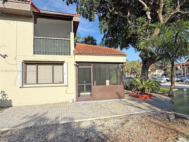 Building Photo - 9766 SW 138th Ave