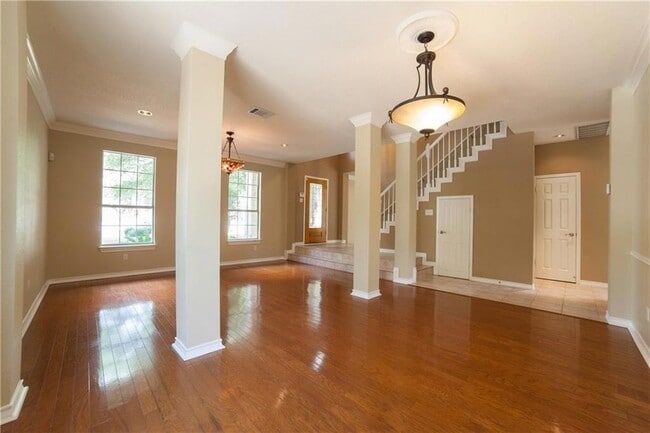 Building Photo - 1701 Idle Hour Cove