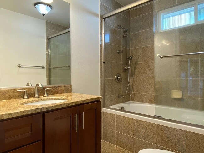 Building Photo - 363 El Portal Way