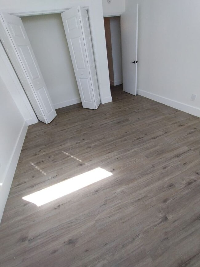 Building Photo - Beautifully Updated 2-Bedroom Home in Prime Location!