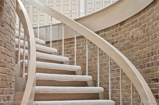 Building Photo - 3333 W Shore Dr