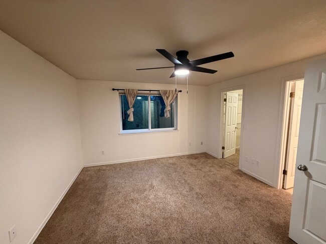 Building Photo - Gorgeous House in a Family-Friendly neighborhood!