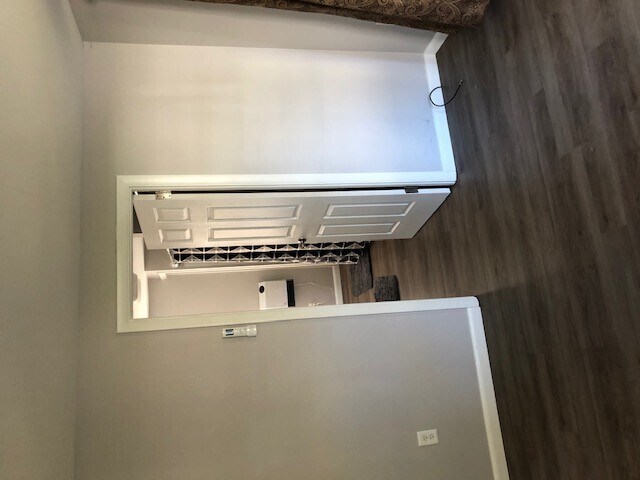 Building Photo - 1344 e Caracas ave