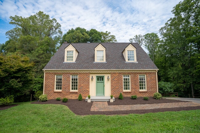 Building Photo - 4716 Heritage Dr