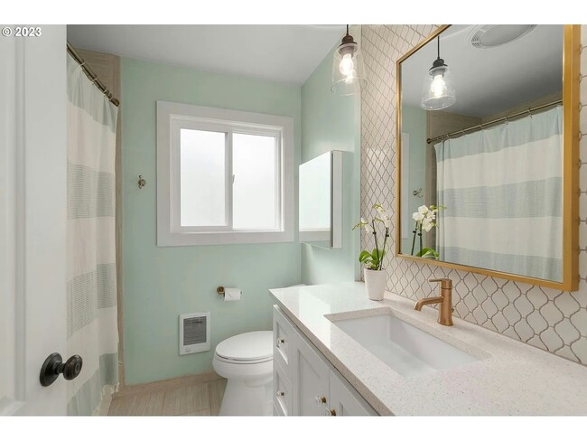 Building Photo - 8550 SW 10th Ave